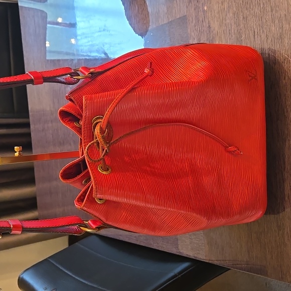 $2,800 LV RED EPI NOE - Picture 3 of 4